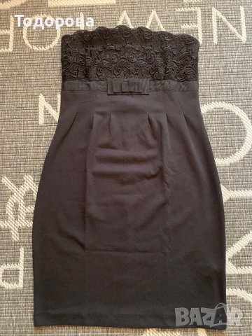 Черна рокля без презрамки, плътно трико