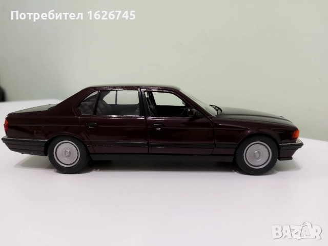 BMW 750IL 1:24 Schabak, снимка 9 - Колекции - 53002127