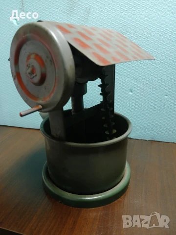 Стара тенекиена играчка Бунар-Геран made in Bulgaria. , снимка 2 - Колекции - 51182726