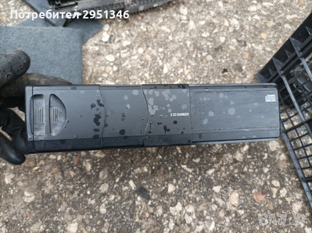 CD чейнджър BMW E65 , снимка 2 - Части - 53906997