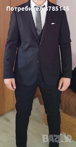 Официален абитуриентски костюм