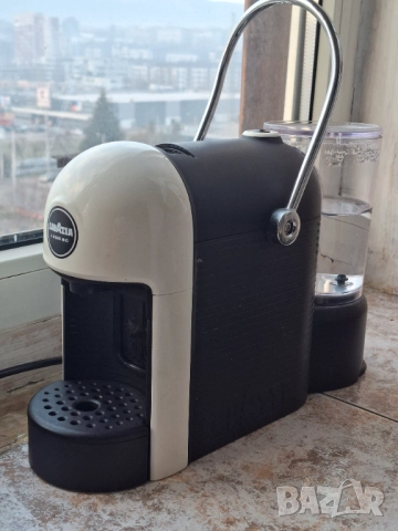 Lavaza-A mode mio, снимка 2 - Кафемашини - 52863375