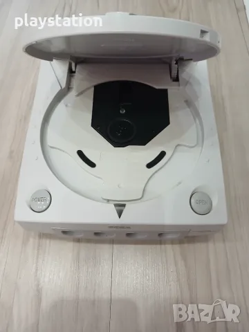 SEGA Dreamcast с ОРИГИНАЛНА КУТИЯ + Контролер, Книжки и 8 Игри, снимка 5 - Други игри и конзоли - 56148735