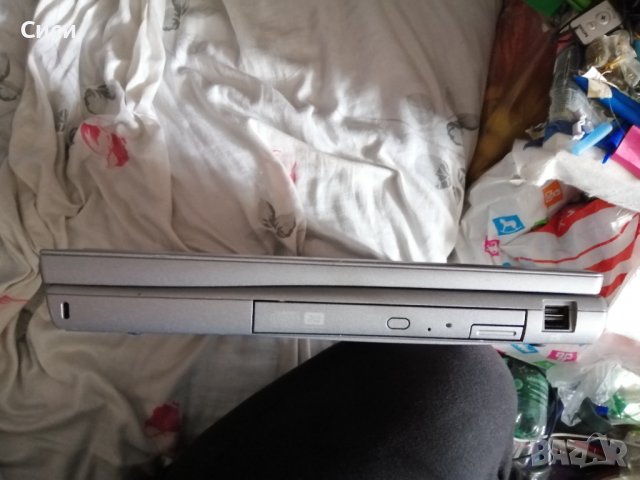 Лаптоп DELL, снимка 10 - Лаптопи за дома - 36764464