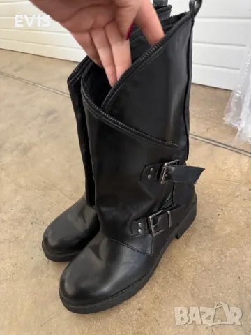 Ботуши , снимка 2 - Дамски ботуши - 50020626