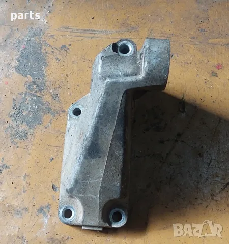 Лапа Двигател Лексус ИС200 - Тойота , снимка 3 - Части - 47720554