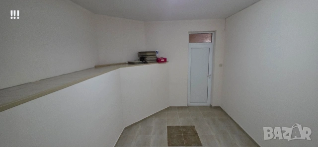 Масивна къща 250 кв.м. с двор, снимка 16 - Къщи - 51899147