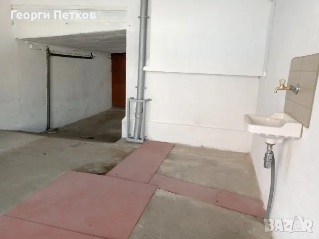 Гараж под наем 30 кв.м. в район - Център, 120 € , снимка 3 - Гаражи и паркоместа - 56070772