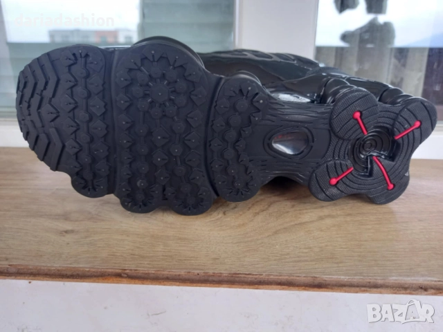 Nike Shox TL, снимка 4 - Спортни обувки - 51425918