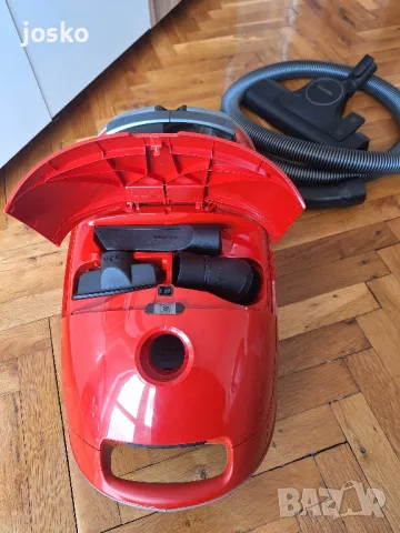 Miele Guard M1 прахосмукачка, снимка 2 - Прахосмукачки - 50245694