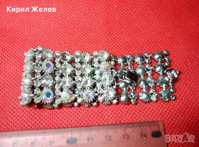 КРАСИВА ПОСРЕБРЕНА РЕТРО СТИЛ ГРИВНА с ИСКРЯЩИ ФАСЕТИРАНИ КРИСТАЛИ 47432