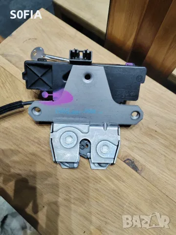 Ключалка багажник jaguar XF 2009