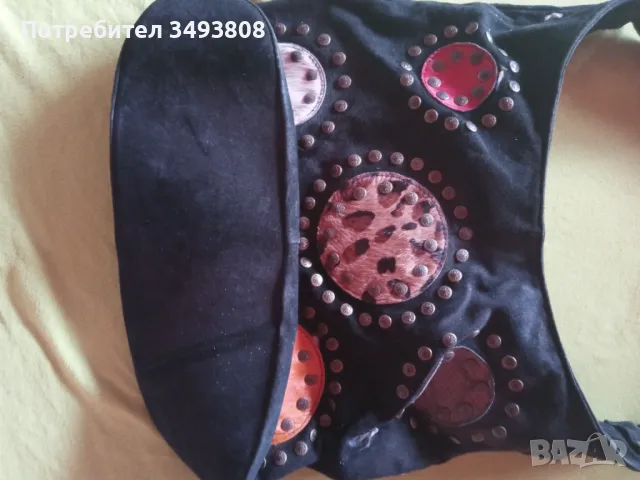 Хубава дамска велурена чанта, снимка 6 - Чанти - 48305320