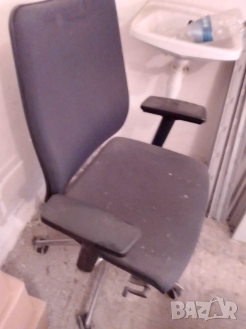 Офис стол, снимка 2 - Столове за офис - 52949278