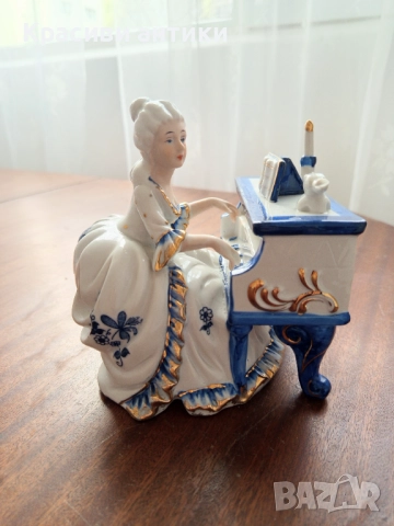 Фигура от порцелан, колекционерска, немска красива, снимка 2 - Колекции - 52318872