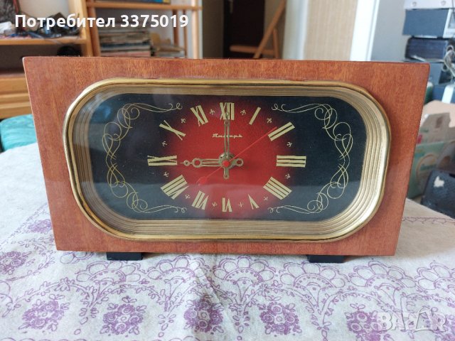 Настолен часовник Янтар, снимка 1 - Антикварни и старинни предмети - 37825882