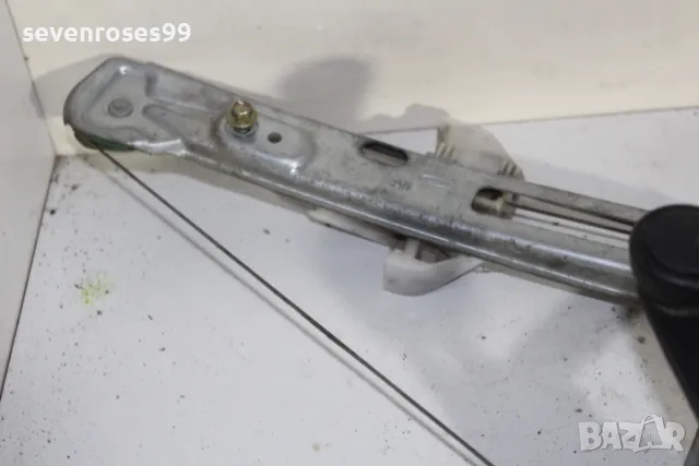Машинка стъкло ръчна задна дясна Форд Фокус 1 хечбек Ford Focus 1, снимка 4 - Части - 48254446