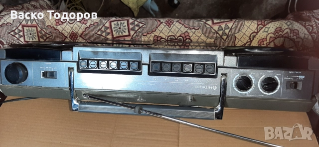 Двукъсетъчен радиокасетофон Hitachi trk w22e, снимка 2 - Радиокасетофони, транзистори - 52816571