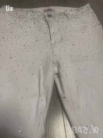 Бели дънки с камъчета, снимка 2 - Дънки - 47315689