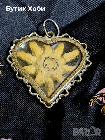 Винтидж медальон с алпийски еделвайс, снимка 3 - Антикварни и старинни предмети - 44781402