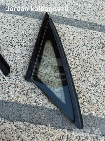 Дясно малко триъгълно задно стъкло на Ауди Audi A8 D4 H4 Long само за 80Eur.