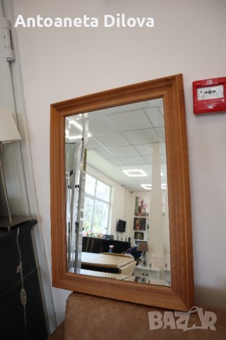 Огледало с дървена рамка, снимка 2 - Огледала - 40493352