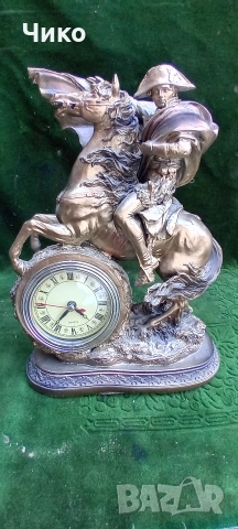 Красив часовник със стойка, снимка 4 - Антикварни и старинни предмети - 54115828