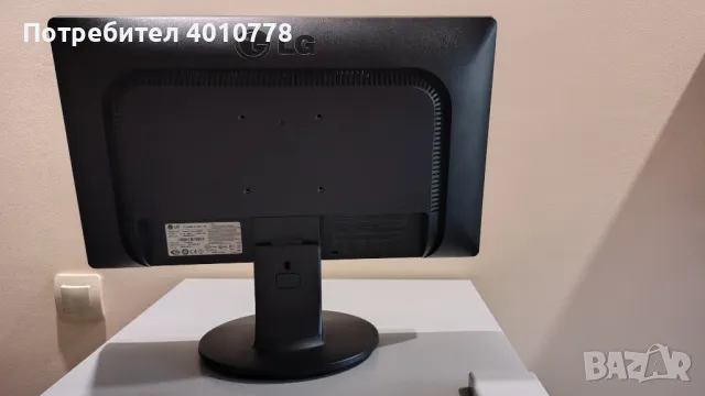 Монитор LG Flatron W1946, снимка 2 - Монитори - 50367856