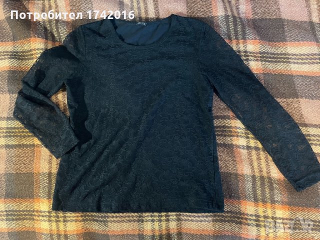 Черна дантелена блуза