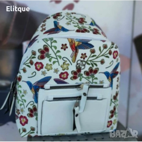 Модерна дамска раница с флорални мотиви в бяло