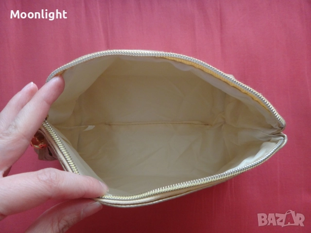 Нов тоалетен козметичен несесер в златно, снимка 10 - Чанти - 52639364