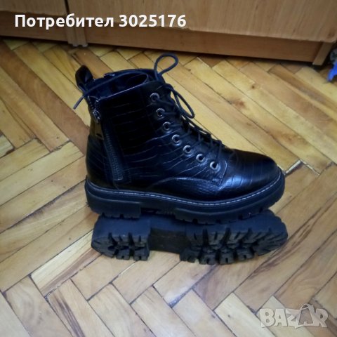 Дамски черни кубинки, снимка 2 - Дамски боти - 39376866