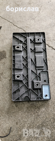 Стойка за акумулатор за пасат б6 , снимка 2 - Части - 44606122