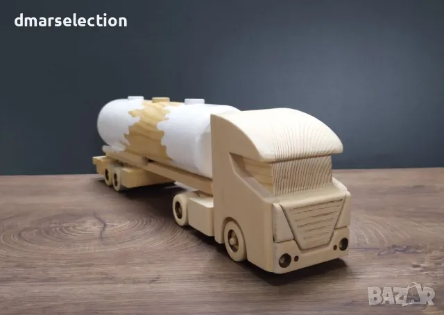 Декоративен дървен камион цистерна DMAR 196N2, снимка 4 - Колекции - 47577013
