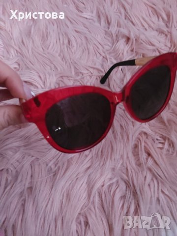 Слънчеви очила с червени рамки - 8,00лв., снимка 1