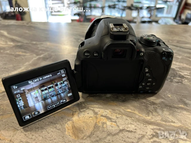 Фотоапарат Canon EOS 700D , снимка 3 - Фотоапарати - 50448127