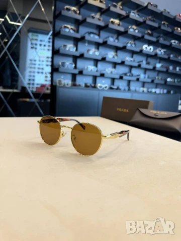 очила с черен обикновен калъф prada , снимка 2 - Слънчеви и диоптрични очила - 51009762