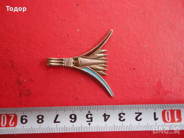 Позлатен сребърен медалъон висулка лотос с емайл