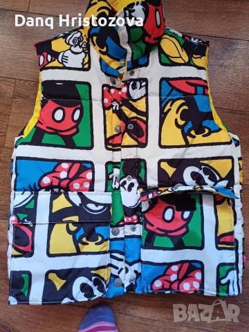 Страхотен нов елек на Levis с 2лица, снимка 3 - Елеци - 47435035