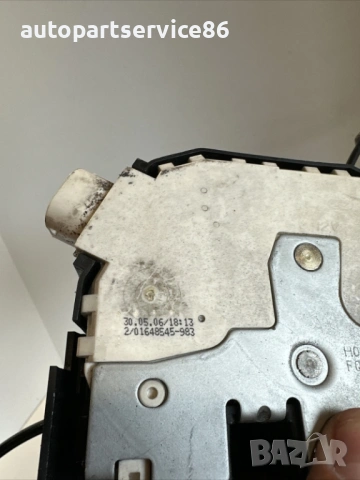 Заден десен заключващ механизъм на врата за Land Rover Range Rover 3.0D (2006), снимка 3 - Части - 54321083