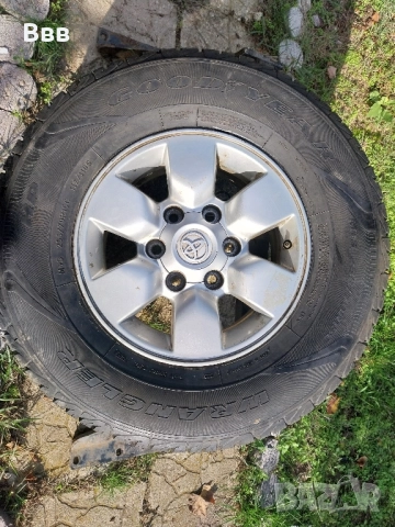 255 70 15 лети джанти за Тойота. 