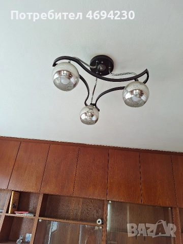 Полилей с Лед Крушки , Подходящ за Хол или Дневна .Напълно Запазен .Сив на Цвят .