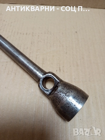 Стар Голям Ключ За Джанти Машини Техника 1.400кг. 38мм., снимка 2 - Антикварни и старинни предмети - 51644883