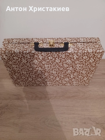 Продавам куфар с касети 30 бр, снимка 4 - Аудио касети - 52267422