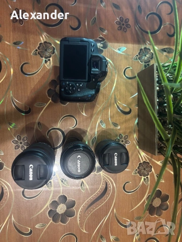 Canon EOS 800D – КАТО НОВ (4000 кадъра) + 3 обектива + Чанта, снимка 3 - Фотоапарати - 54208650