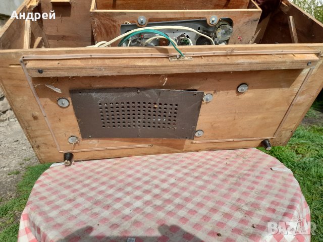 Старо радио,радиограмофон Акорд 102, снимка 8 - Антикварни и старинни предмети - 36628147