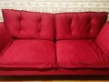 Червен диван-канапе