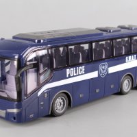 Полицейски автобус с дистанционно, снимка 4 - Коли, камиони, мотори, писти - 38573414