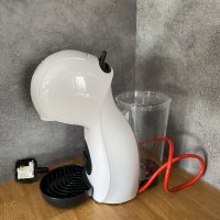 НОВА Кафе машина за капсули Delonghi Dolce Gusto Piccolo XS, снимка 4 - Кафемашини - 40446534