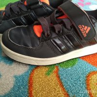 Маратонки Adidas 29 номер, снимка 1 - Детски маратонки - 32073048